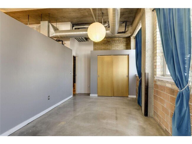 Foto del edificio - 901 N 3rd St