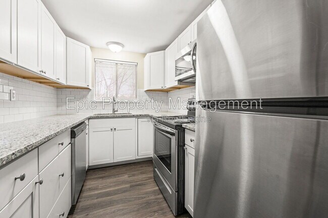 Building Photo - 1030 Montie Rd