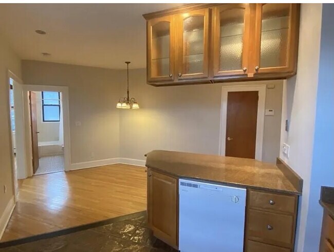 Foto del edificio - 553 Undercliff Ave