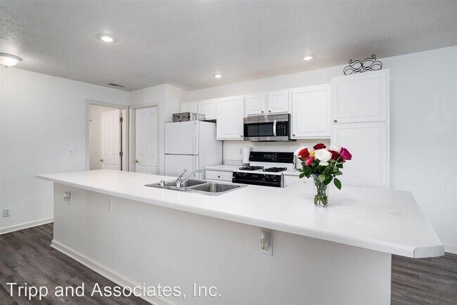 Foto del edificio - 500-530 E Inman Pkwy
