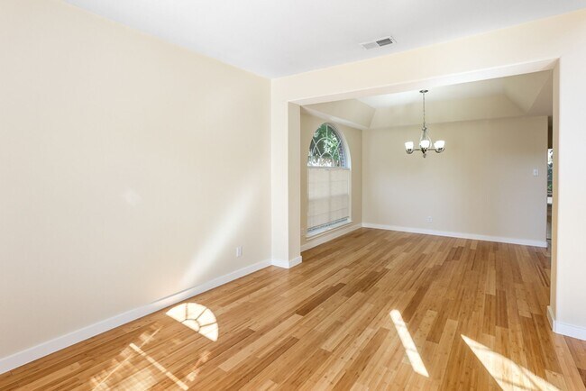 Foto del edificio - 3 Bedroom/2.5 Bathroom Finesilver Subdivision