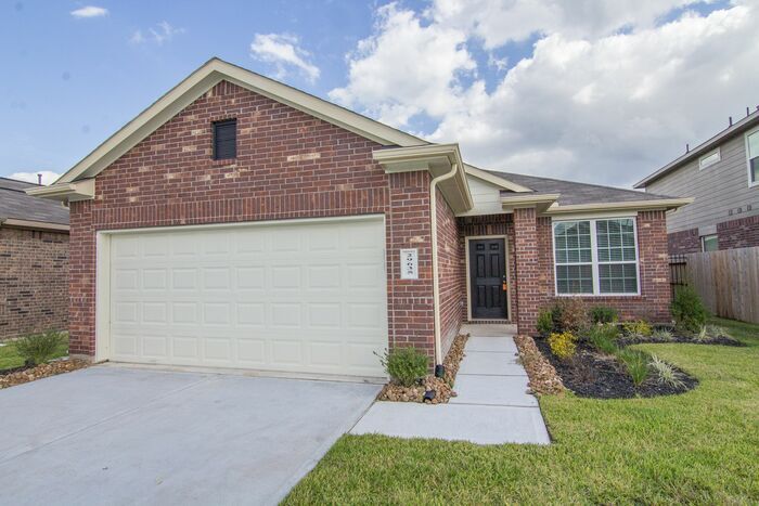 Primary Photo - 29635 Clover Shore Dr