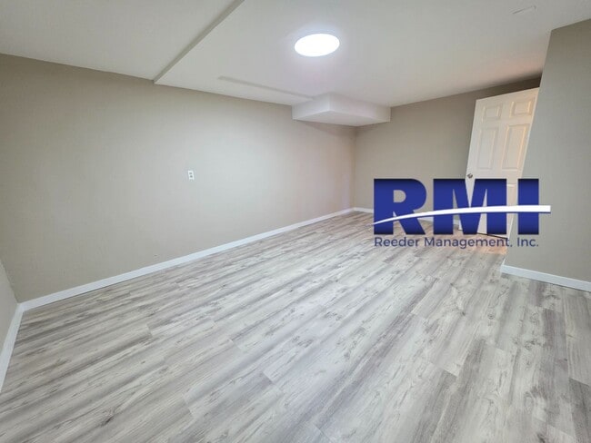 Foto del edificio - 1723 Shorewood Dr