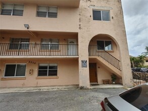 Building Photo - 2270 W 54th Pl