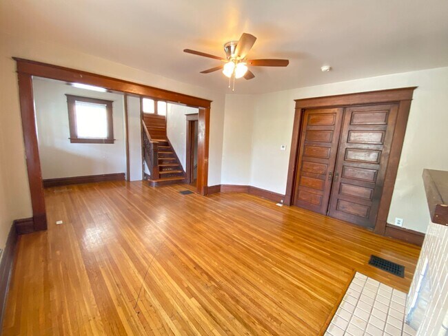 Foto del edificio - 325 E 19th Ave
