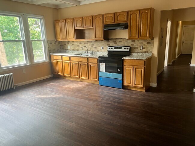 Foto del edificio - 497-499-499 Edgewood St