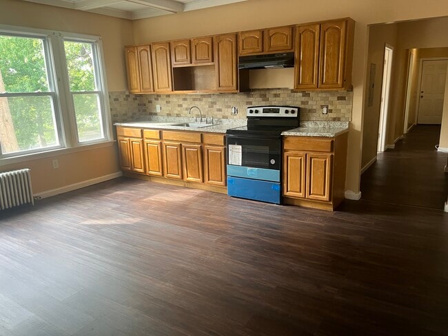 Photo - 497-499 Edgewood Street Apartment