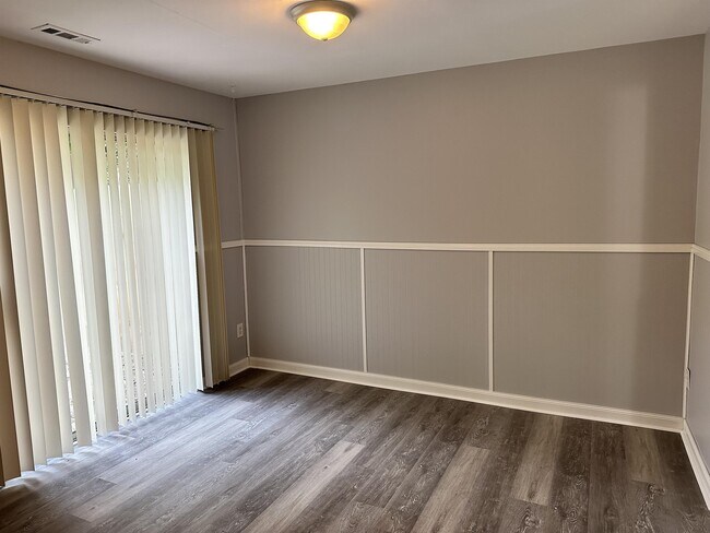 Building Photo - 2150 Kimball Cir