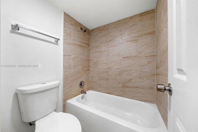 Foto del edificio - 2611 NW 56th Ave