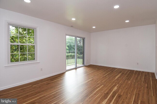 Building Photo - 6429 Fenestra Ct