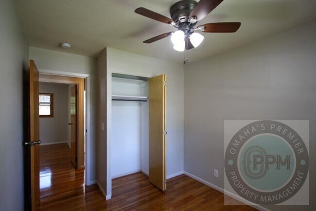 Foto del edificio - Discover this well-maintained 3-bedroom, 2-bath home in Omaha, NE