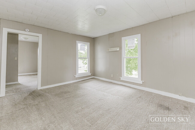 Building Photo - 330 North 17th Street #2 - 2