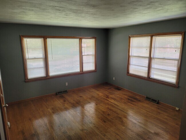 Sala de estar - 1127 Aebersold Dr