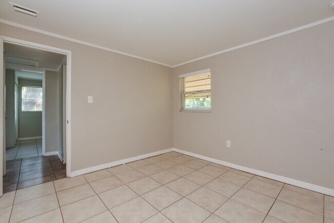 Foto del edificio - 814 Ferndell Rd
