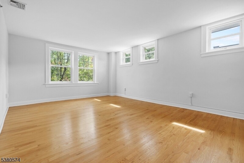Foto principal - 96 Summit Ave