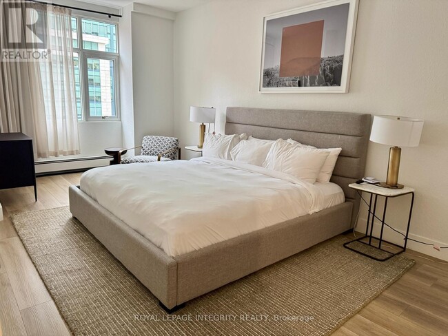 Photo du bâtiment - 161 Laurier Ave W