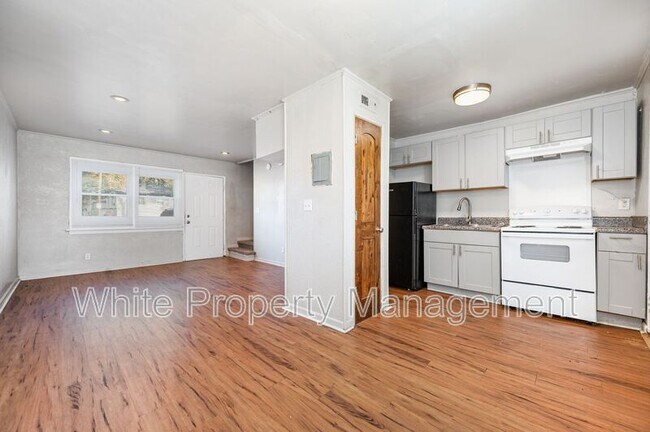 Foto del edificio - 2407 Julia Ave