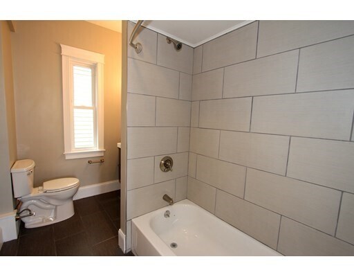 Foto del edificio - 8 Roach St