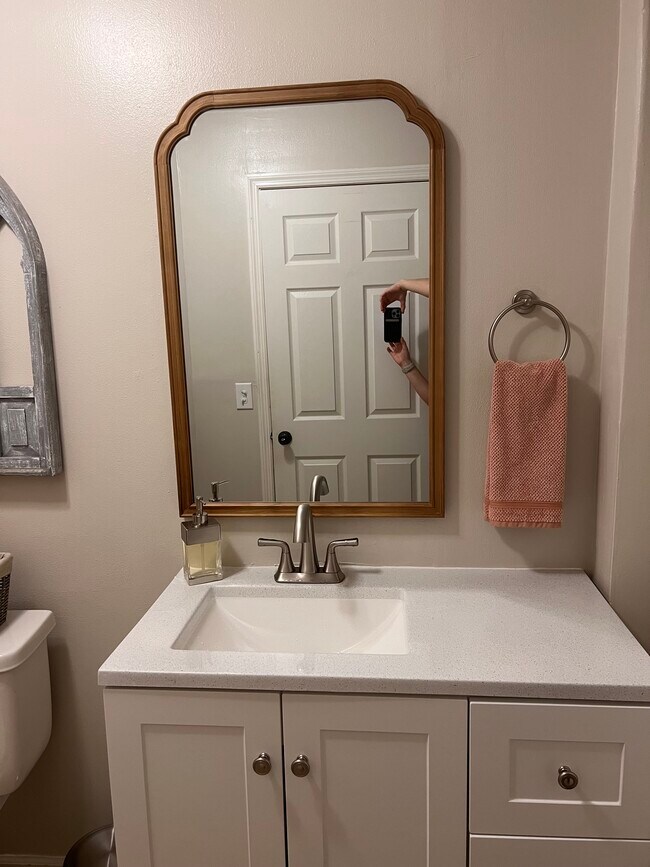 Downstairs Guest Bath - 1143 King St