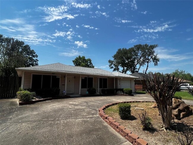 Building Photo - 5710 Meadow Creek Ln