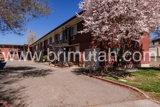 Building Photo - 2241 E Laney Ave