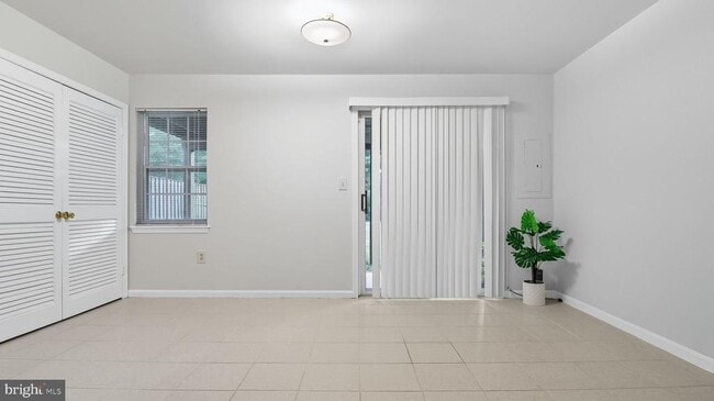 Building Photo - 15526 Owens Glen Terrace
