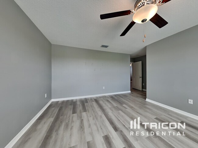 Foto del edificio - 7234 Camp Island Avenue Sun City Center FL