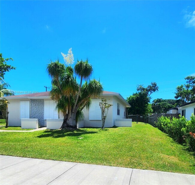 Foto del edificio - 18637 SW 100th Ave