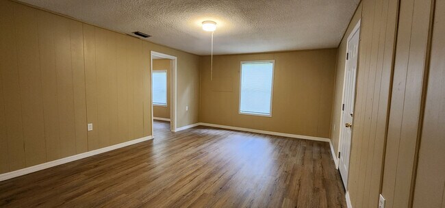 Foto del edificio - 2945 W 11th St
