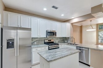 Building Photo - 126 WINTERGREEN