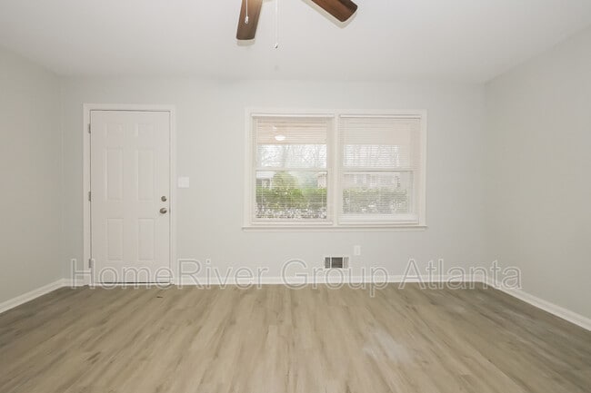 Building Photo - 506 Shady Ln Dr