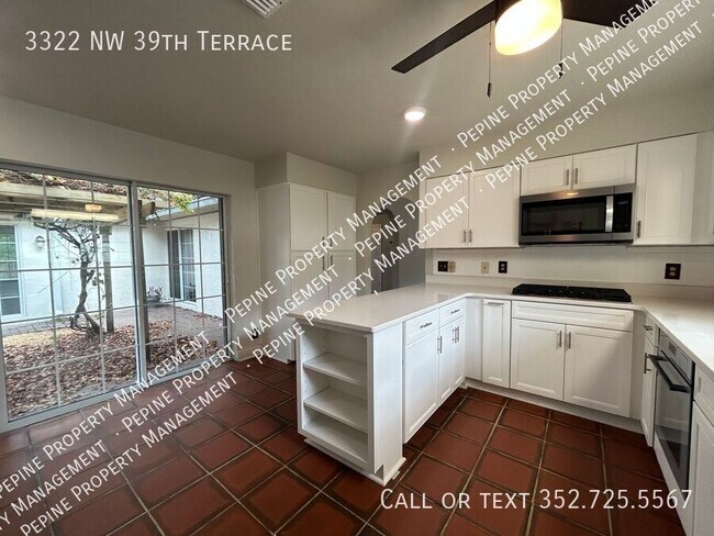 Foto del edificio - 3322 NW 39th Ter