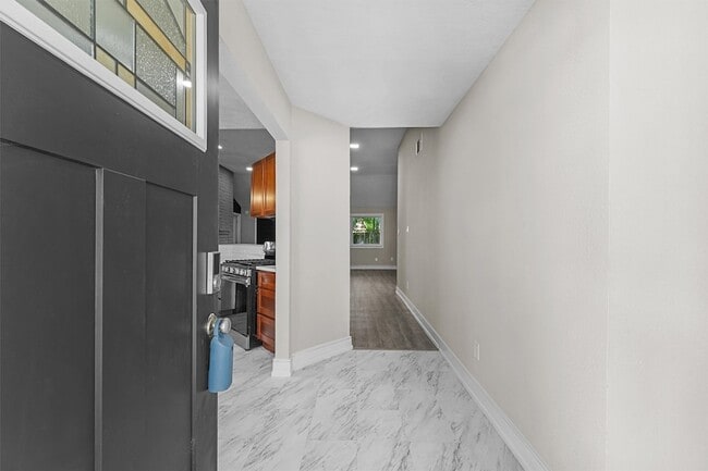 Photo - 16026 Beechnut St House