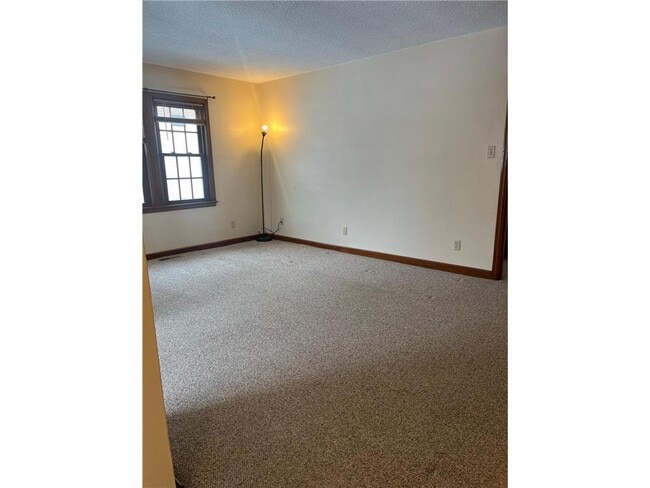 Building Photo - 805 4th Ave SE