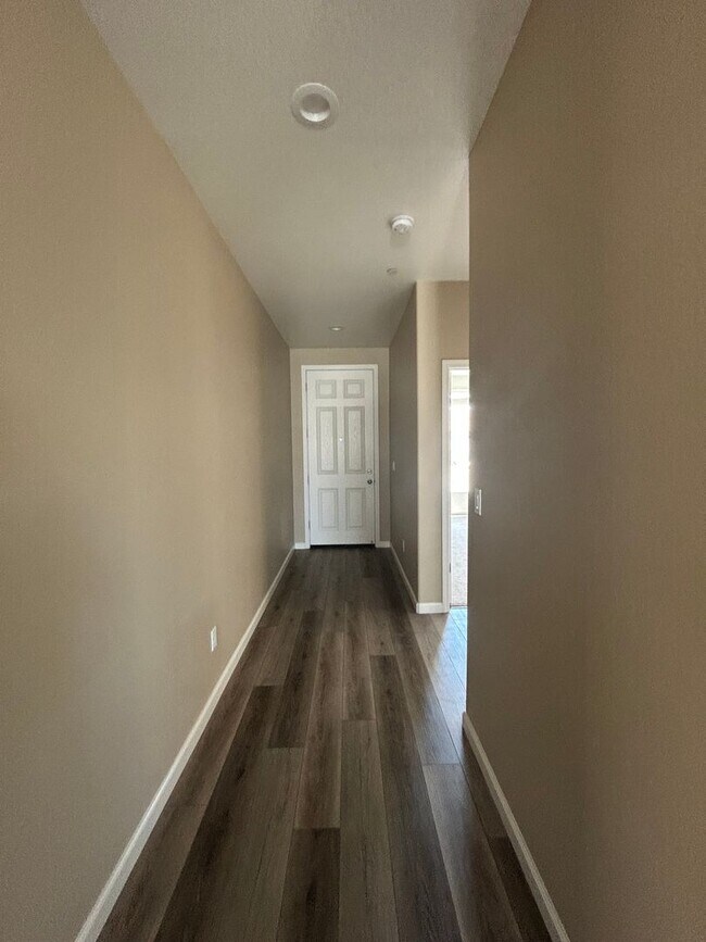 Foto del edificio - 4469 Lacy Ln
