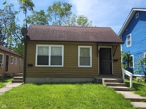 Building Photo - 228 N Tacoma Ave