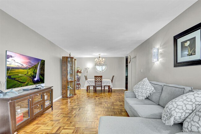 Foto del edificio - 123-40 83rd Ave