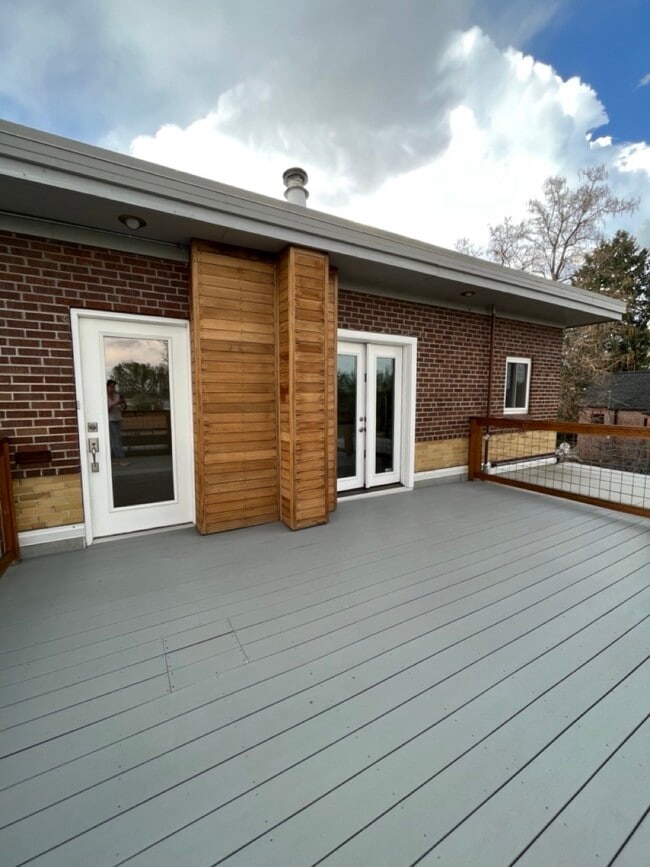 Building Photo - 2500 Winona Ct