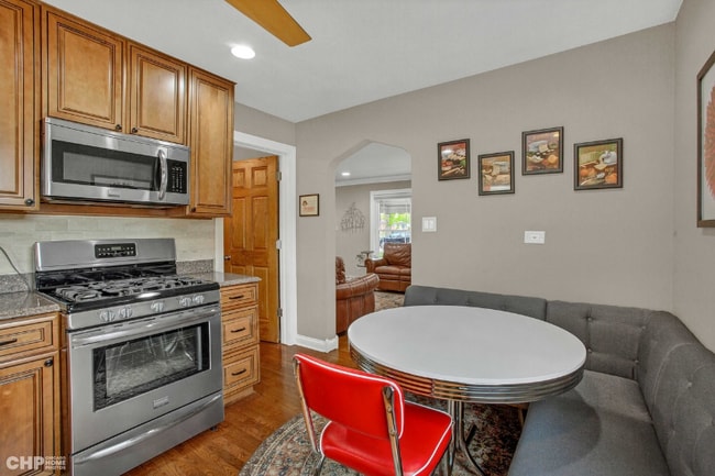 Building Photo - 9642 S Knox Ave