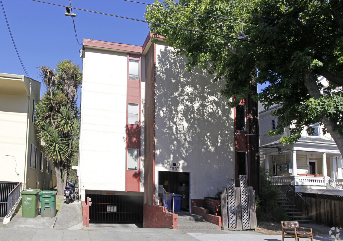 Primary Photo - 2537 Ellsworth St