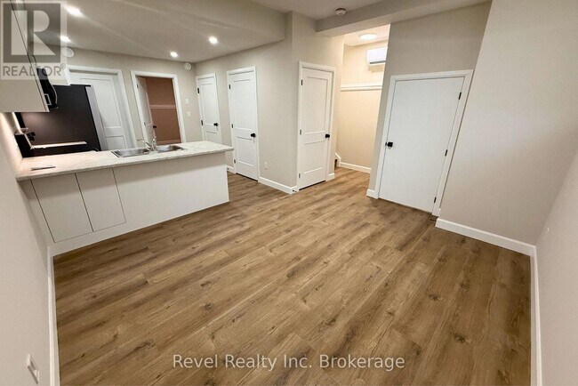 Building Photo - 675 Princess St