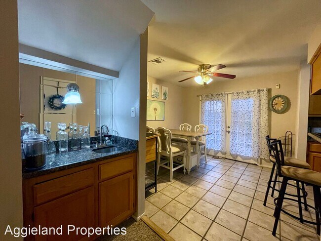 Foto del edificio - 2 br, 2 bath House - 1904 Dartmouth N4