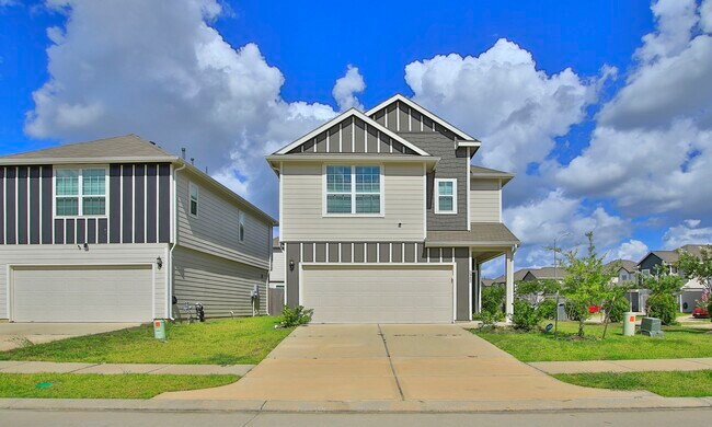 Building Photo - 3902 Deledda Dr