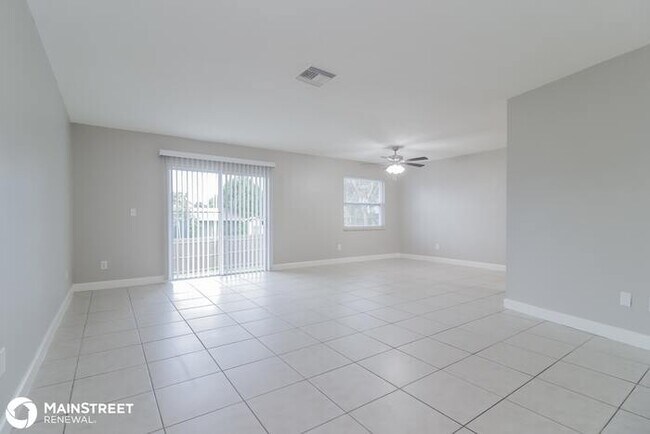 Building Photo - 2832 English Dr, Deltona, FL 32738