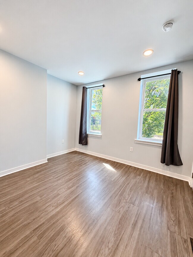 Foto del edificio - 2171 E Hagert St
