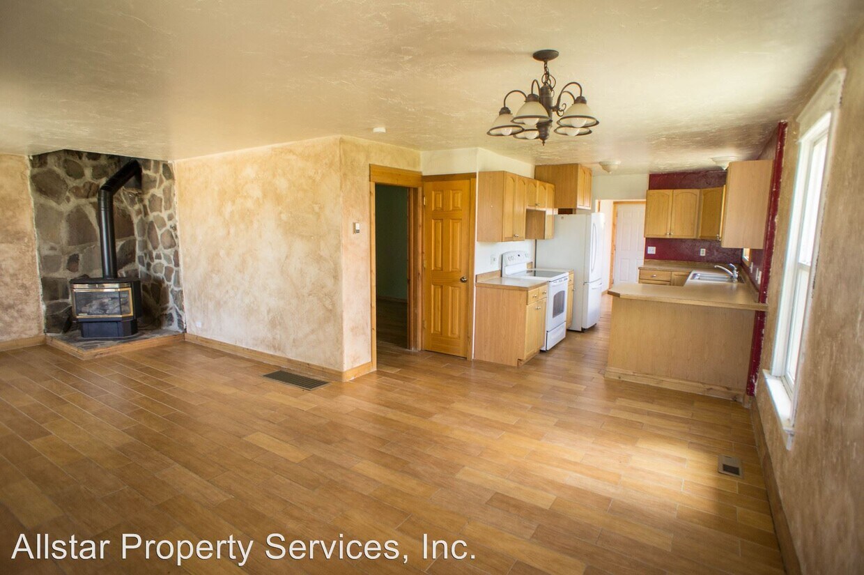 Foto principal - 2 br, 1 bath House - 20460 N Main St.