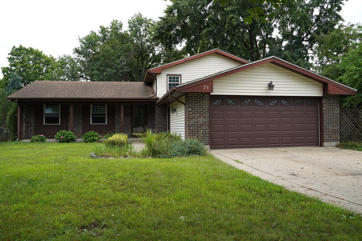 Primary Photo - 71 Faringdon Dr