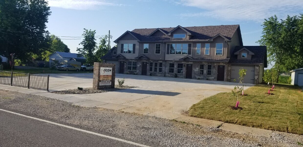 109 E Main St, Saint Jacob, IL 62281 Townhome Rentals in Saint Jacob