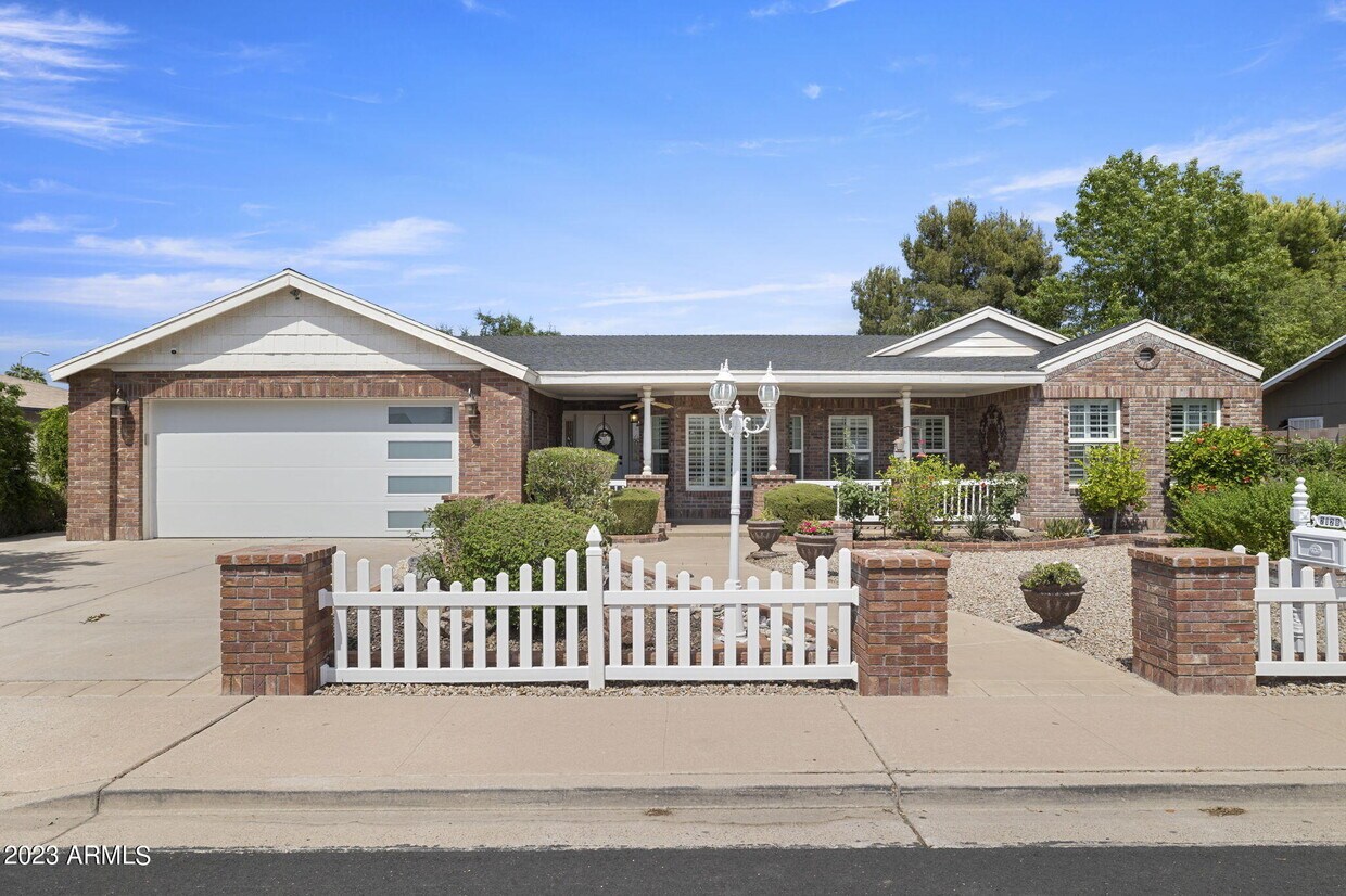 Foto principal - 2128 E Catalina Ave