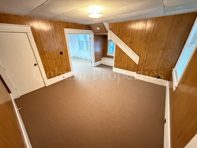 Building Photo - 124 Taylor St SW